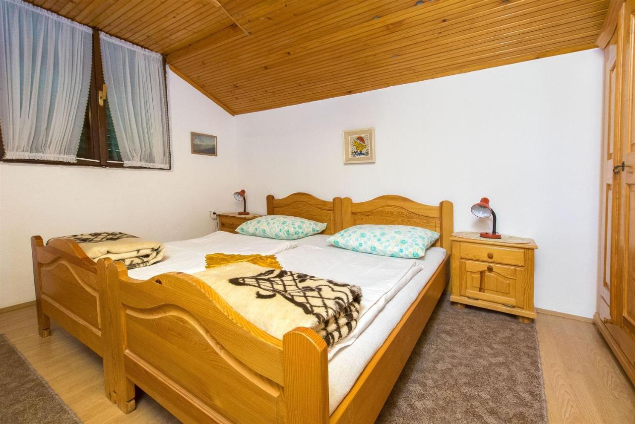 Apartments Pavlina Starigrad Paklenica Exterior foto