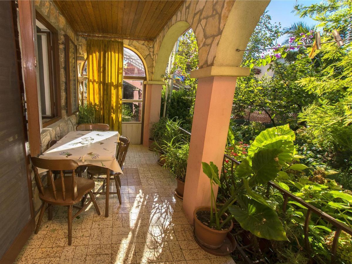 Apartments Pavlina Starigrad Paklenica Exterior foto